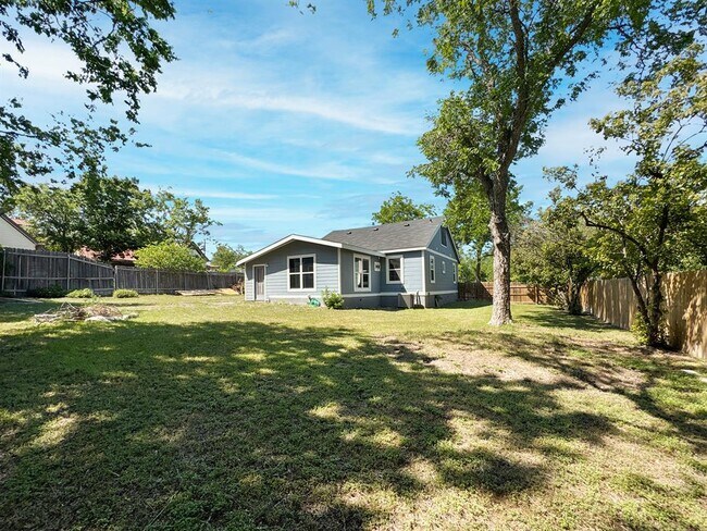 Building Photo - 103 E Hoopes Ave
