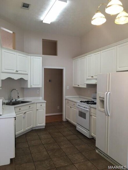 Building Photo - 107 Glen Meadow Ct