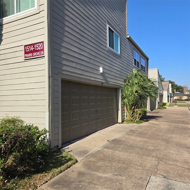 Building Photo - 1514 Prairie Grove Dr