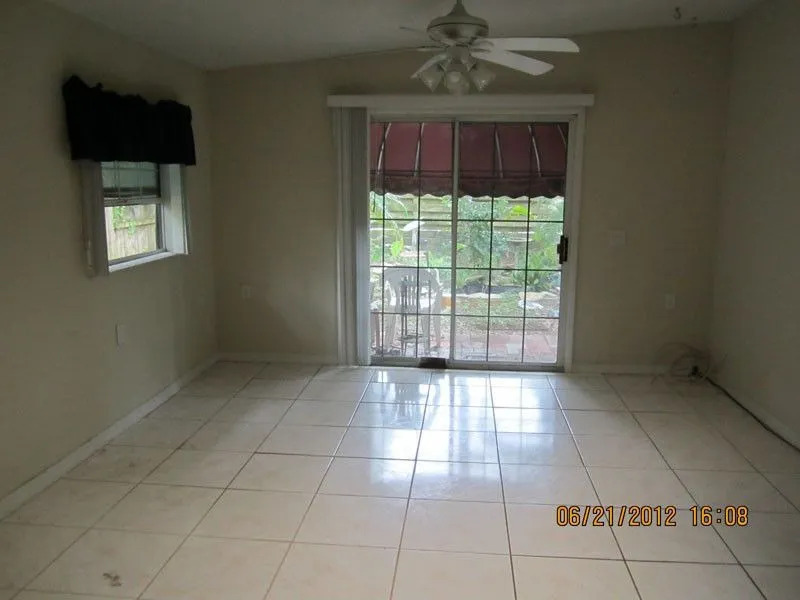 Main bedroom with half bath - 2286 Sherwood Dr