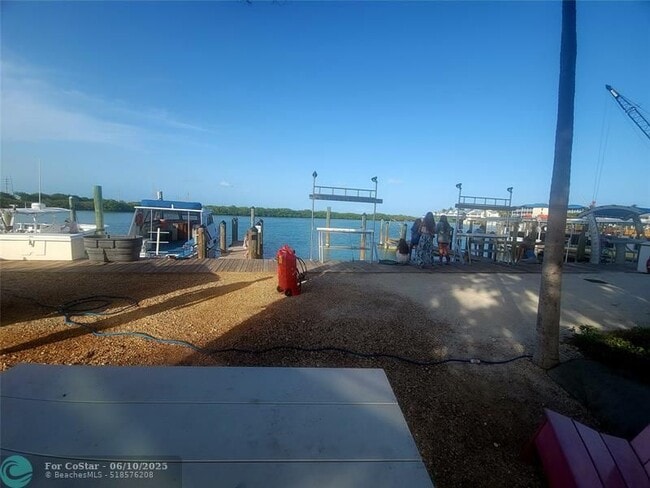 Building Photo - 300 Duck Key Dr