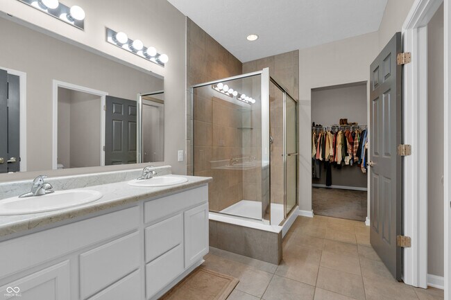 Building Photo - 70 Blue Lace Dr