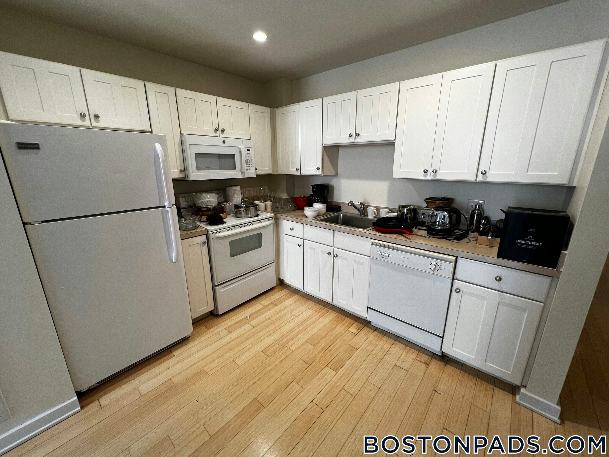 Building Photo - 40 Boylston St