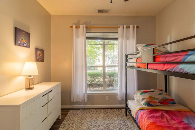 Building Photo - 9 Walthour Cove