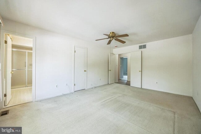 Building Photo - 838 Kings Croft Dr
