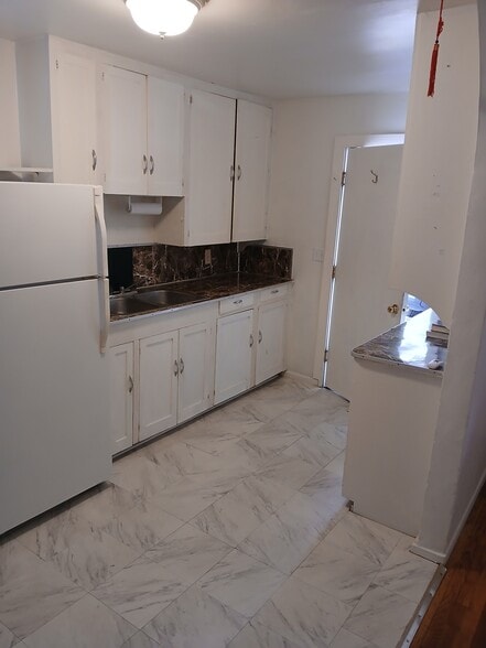 Building Photo - 558 Dameron Dr