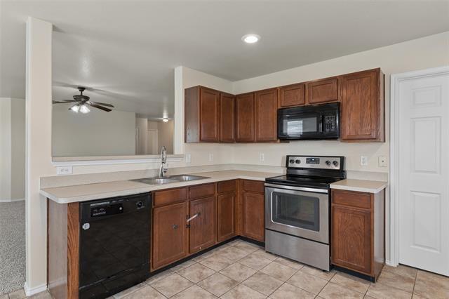 Building Photo - 308 Laurel Ln