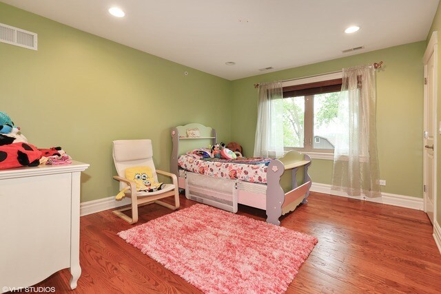 Building Photo - 2323 Douglas Ave