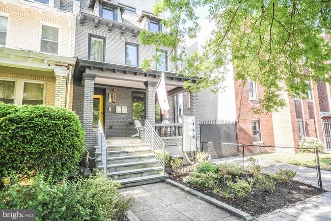 Building Photo - 1221 Randolph St NW
