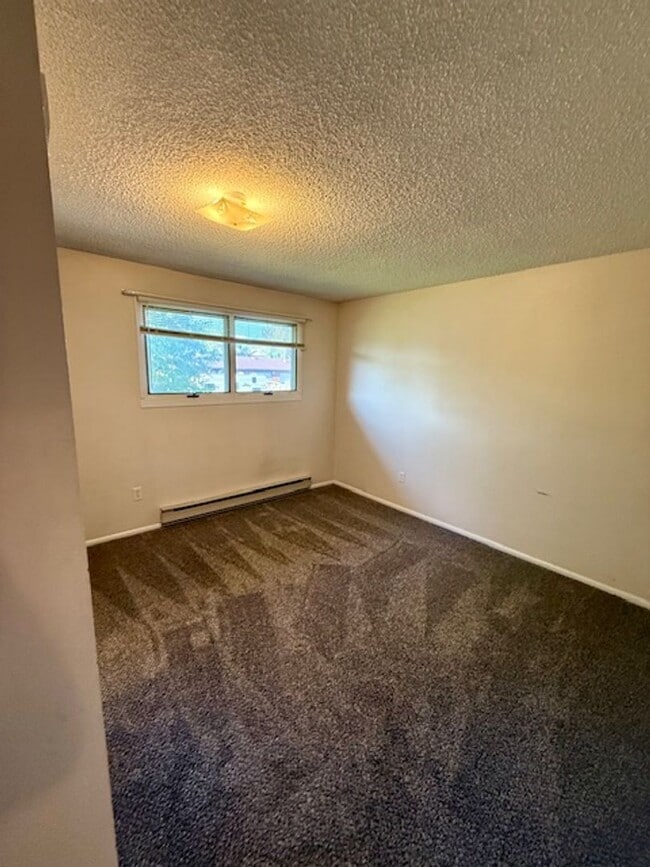 Building Photo - 3 Bedroom, 2 Bathroom Duplex- 5 minute walk from MSU - Flexible Lease Terms - 6 Months, 9 Months ...