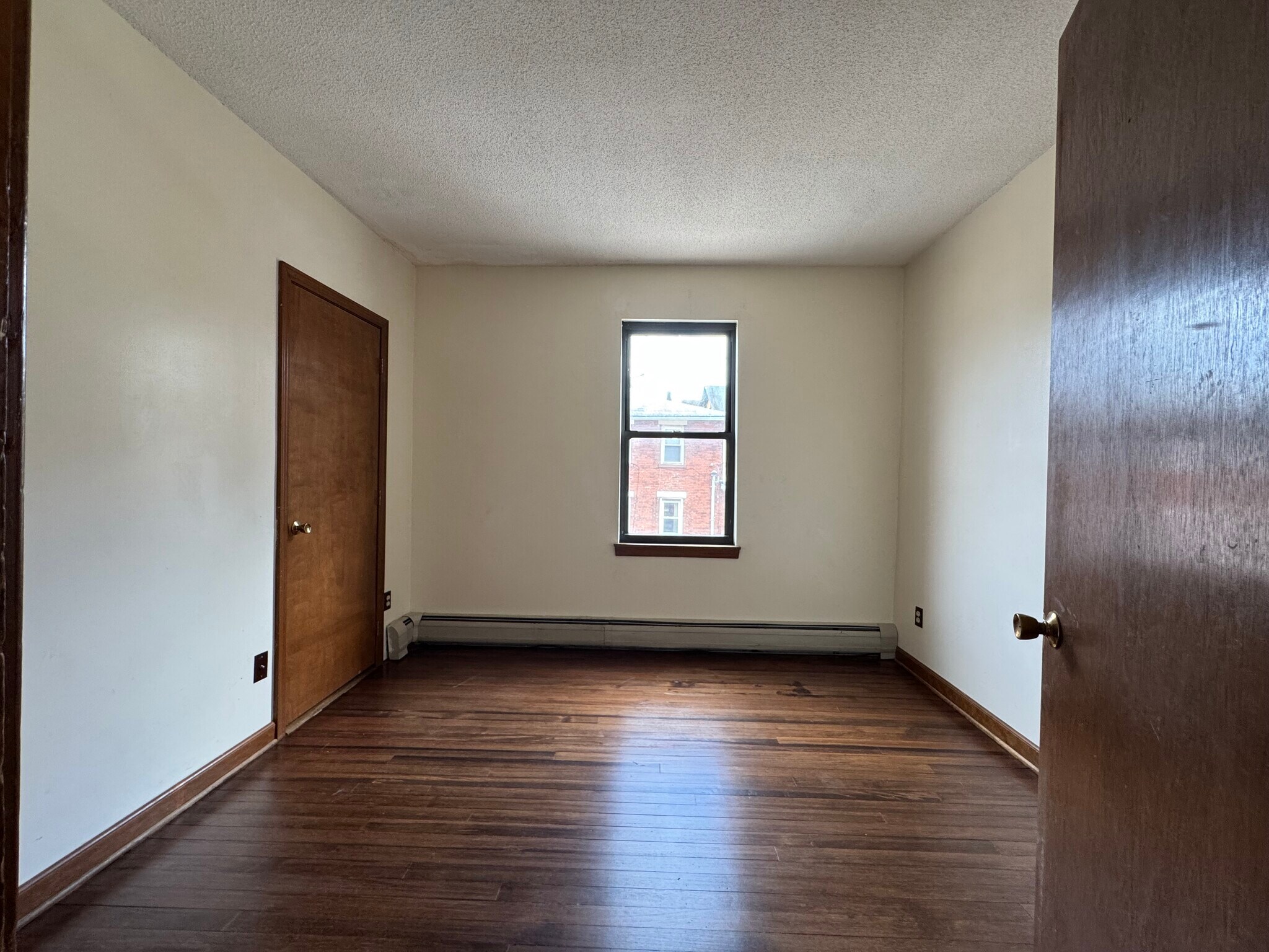 2nd bedroom w/ closet - 67 E Main St
