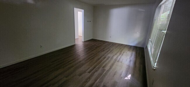Building Photo - 8118003/37