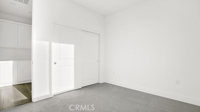 Building Photo - 401 Junco