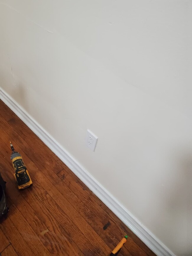 Building Photo - 12 Elm St