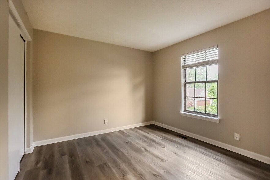 Building Photo - 6722 Foxfire Dr