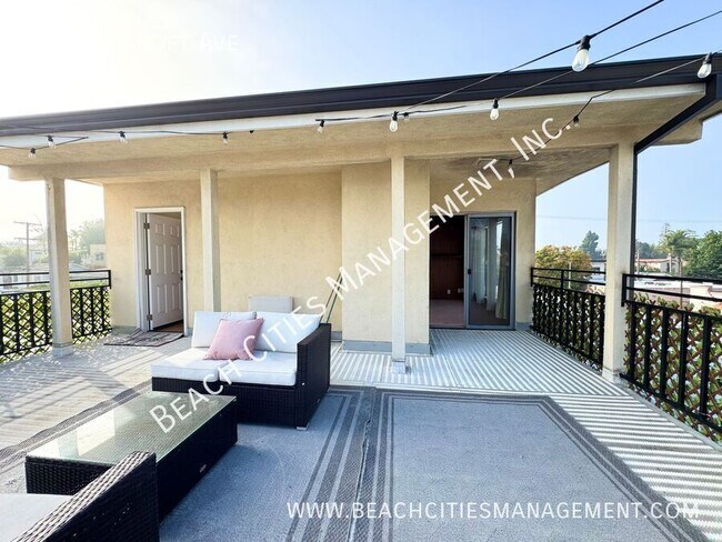 Building Photo - 247 Roycroft Ave