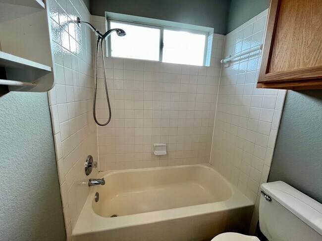 Building Photo - 2825 Deerfern Ln