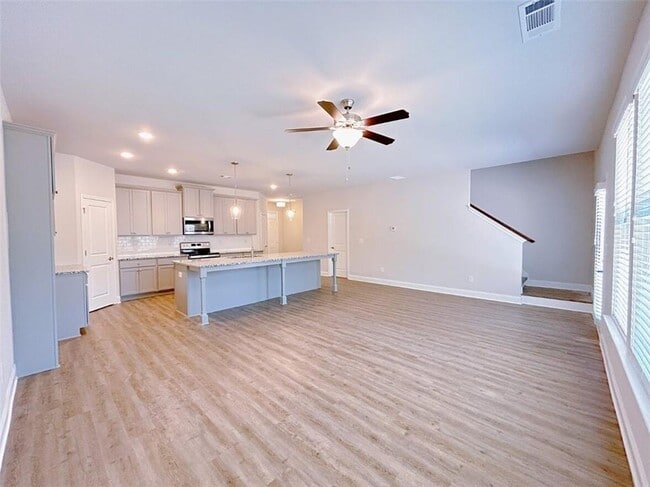 Building Photo - 207 Harrison St