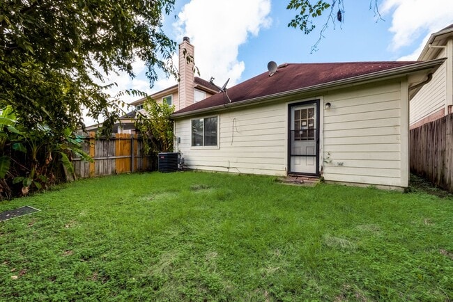Building Photo - 8342 Fuqua Gardens Dr