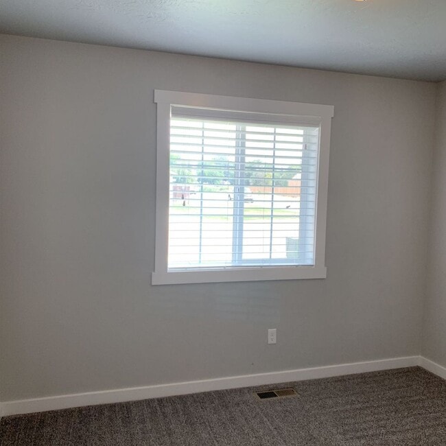 Building Photo - Pet Friendly Caldwell Home!