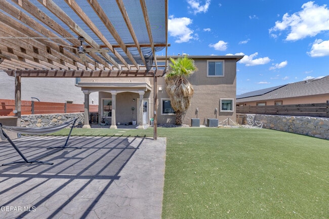 Building Photo - 14378 N Cave Dr