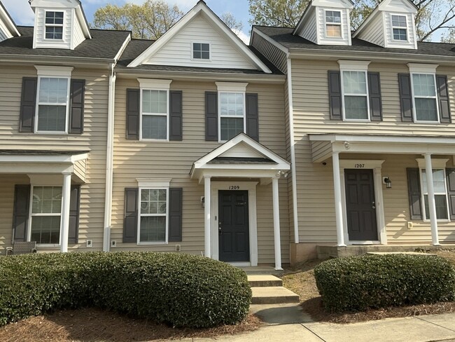 Building Photo - 1209 Plexor Ln