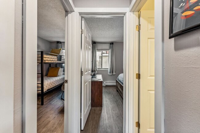 Building Photo - 412 S. Main, unit 113