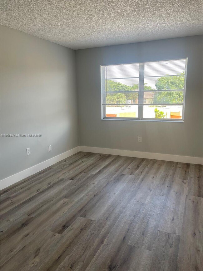 Building Photo - 4374 NW 9th Ave