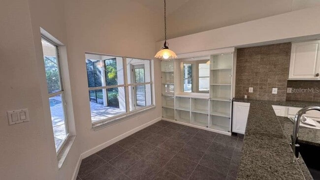 Building Photo - 10324 Pointview Ct