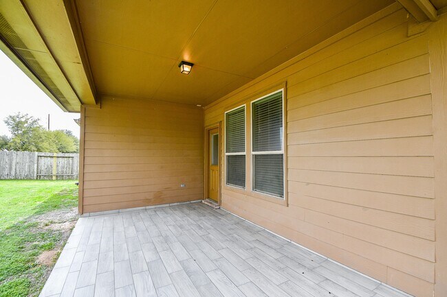 Building Photo - 11022 Ellison Ridge Dr