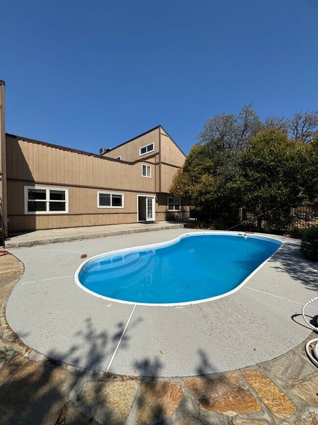 Building Photo - 21445 Wilcox Rd