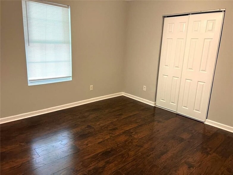 Building Photo - 566 Rockwell St SW