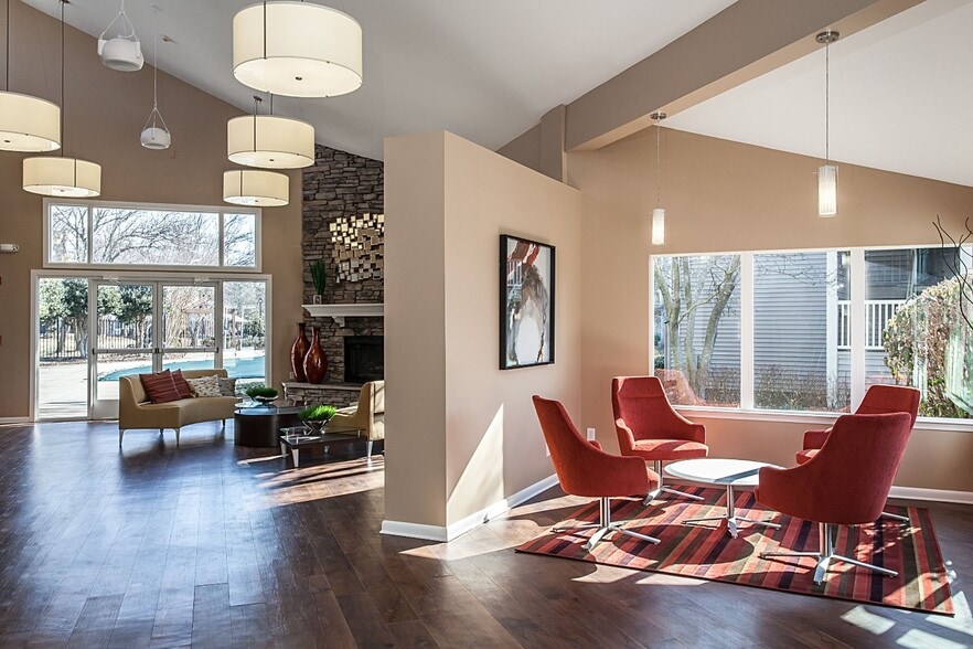 Interior Photo - Halstead Chantilly