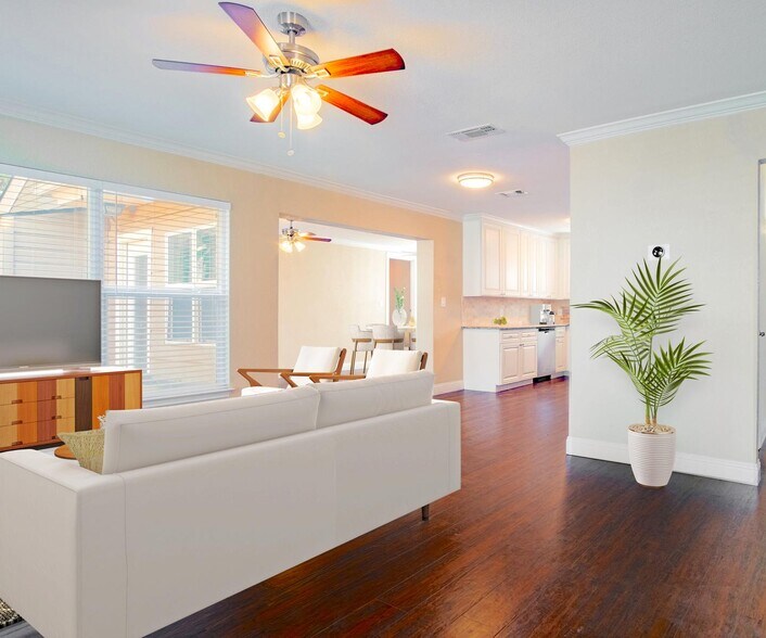 Building Photo - Updated West Fort Worth home with large ya...