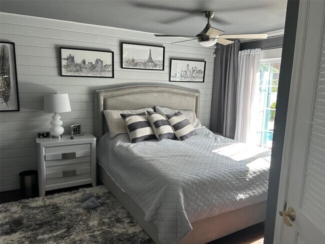 Building Photo - 6332 11th Ave S