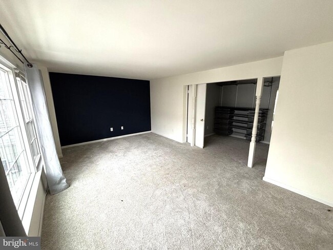 Building Photo - 8104 Oaklake Ct