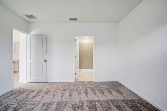 Building Photo - 668 Sand Pne Ln