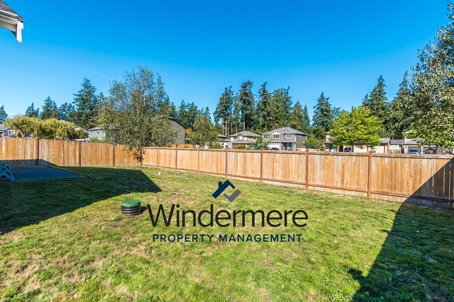 Building Photo - 3 Bedrooms 2 Bath Located In Crosby Commons