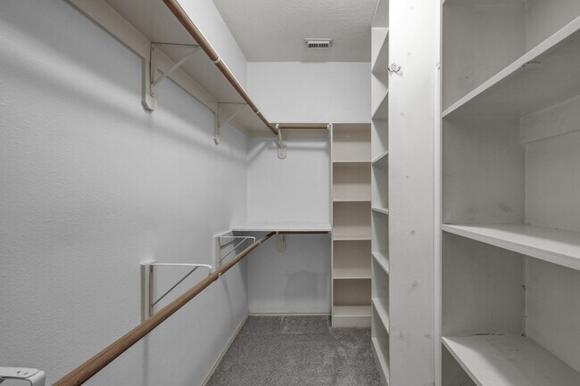 Building Photo - 30327 Deleon Fields Dr