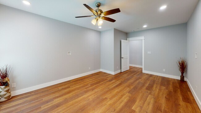 Building Photo - 1533 Forest Ave