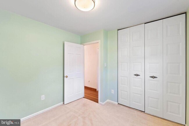 Building Photo - 9711 Cinnamon Creek Dr