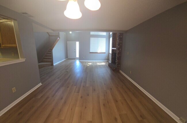 Building Photo - 3929 Balsam Dr