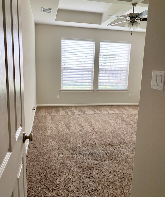 Building Photo - 2904 Tempe Dr