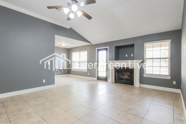 Building Photo - 409 E McCann Rd