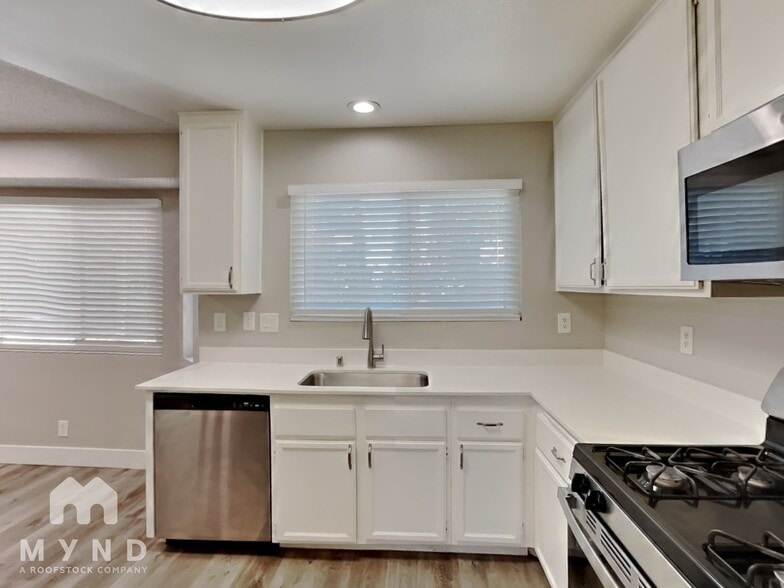 Building Photo - 4423 Honeycomb Dr