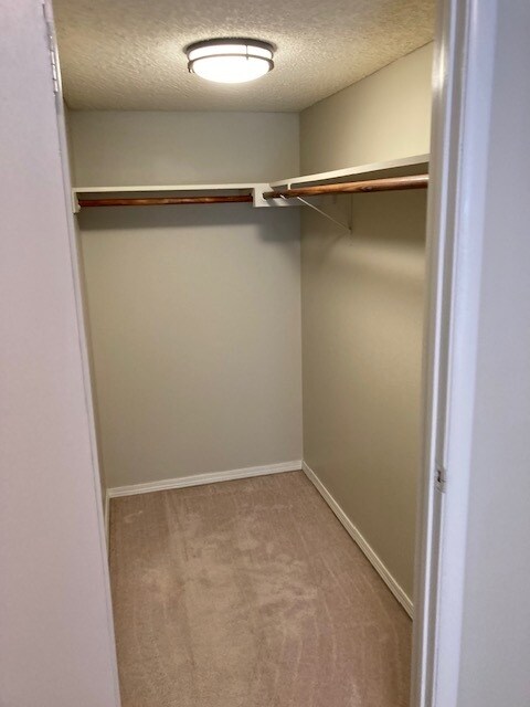 Master walk-in closet - 4715 SE Adams Blvd