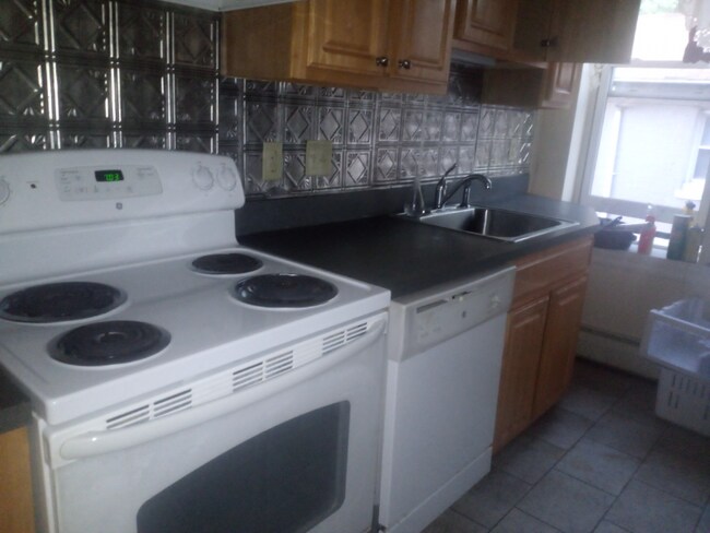 Building Photo - 29B Edgewood St