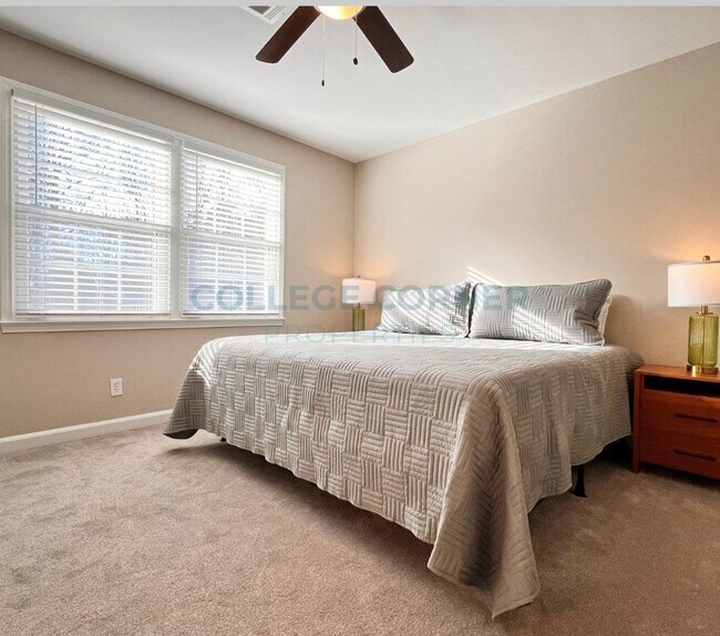 Building Photo - 330 Hanover Arms Ct