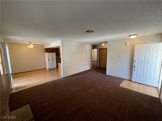 Building Photo - 6669 W Tropicana Ave