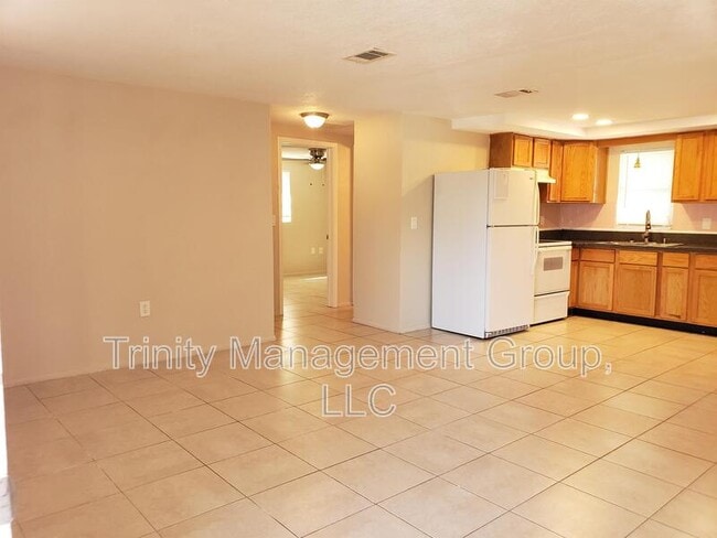 Building Photo - 5205 Drift Tide Dr